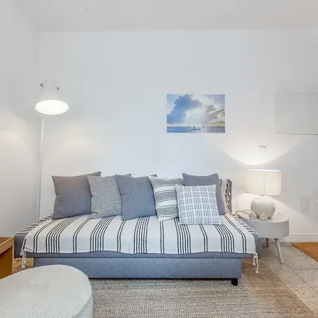 Renovated Typical Baixa Apartment, By Timecooler Daire *