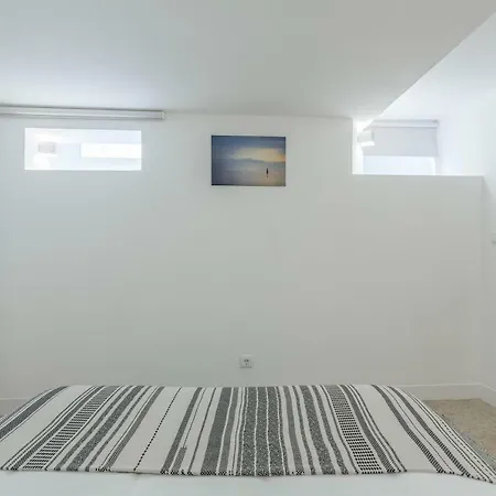 Renovated Typical Baixa Apartment, By Timecooler Daire