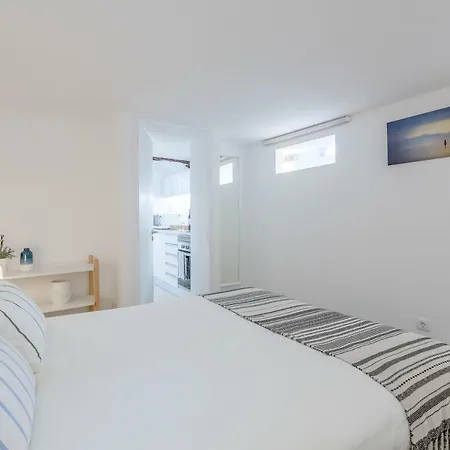 Renovated Typical Baixa Apartment, By Timecooler Lejlighed