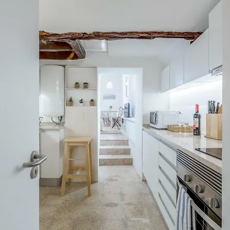 Apartman Renovated Typical Baixa Apartment, By Timecooler