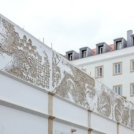 Renovated Typical Baixa Apartment, By Timecooler